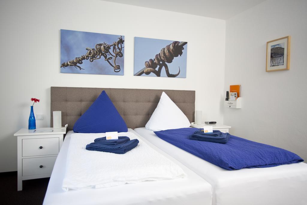 Hotel Emmerich وينينغين الغرفة الصورة